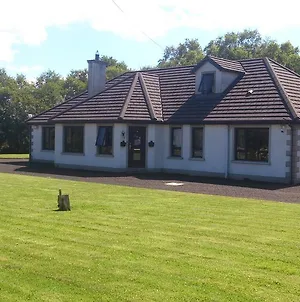 Glen Lodge Ballymoney Exterior photo