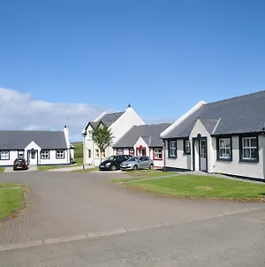 Giant'S Causeway Holiday Cottages Bushmills Exterior photo