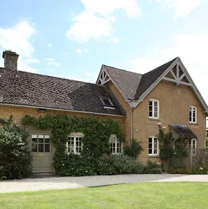 Goodwood Cottage Bruern Exterior photo
