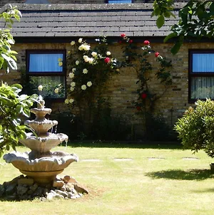 Cottage Guest House Hillingdon Exterior photo