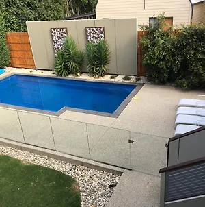 Grand Escape Mckenzie - Solar Heated Pool, Wifi, Netflix, 5 Bdrm, 4Bthrm Villa Cowes Exterior photo