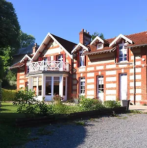 La Villa Des Rosiers Cricqueboeuf Exterior photo