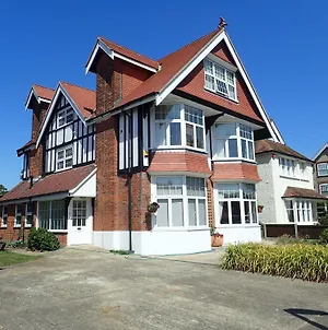 The Old Surgery Bed & Breakfast Clacton-on-Sea Exterior photo