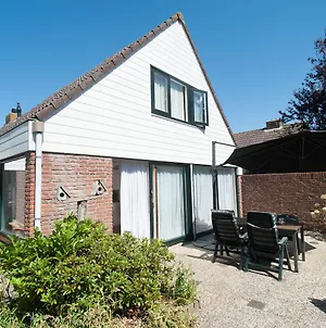 Attractive Holiday Home In Noordwijkerhout With Garden Exterior photo