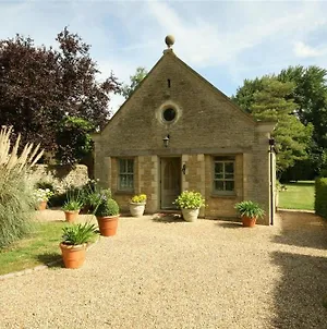 Garden Cottage Alvescot Exterior photo
